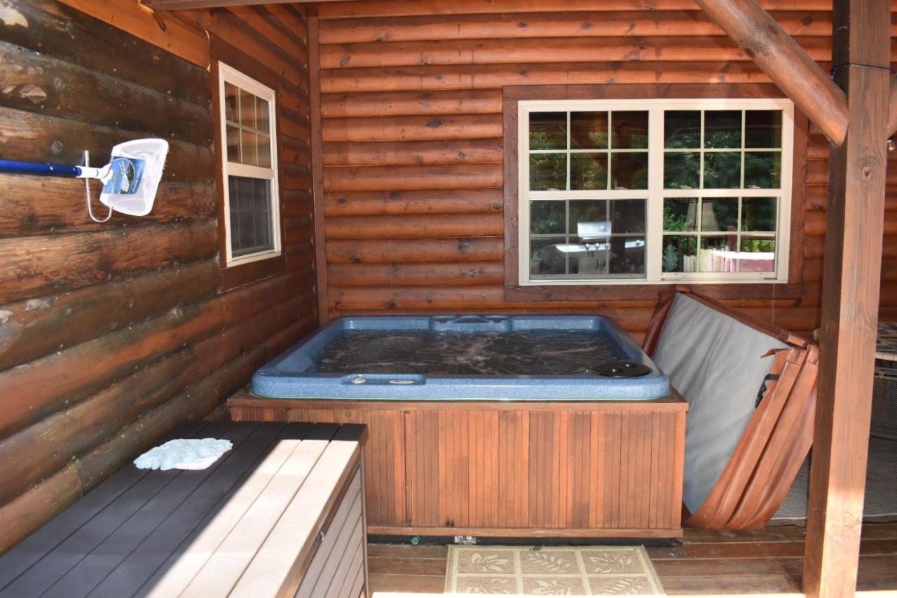 Tree Top Lodge - Gorgeous Lake Cabin With Hot Tub & Magnificent Views Of Forests And Mountains! Cabin Butler Eksteriør billede