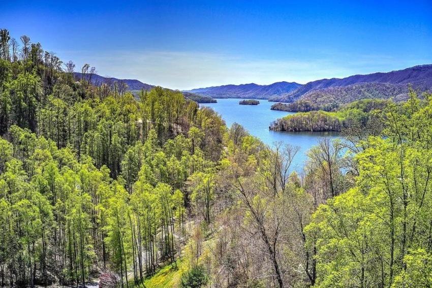 Tree Top Lodge - Gorgeous Lake Cabin With Hot Tub & Magnificent Views Of Forests And Mountains! Cabin Butler Eksteriør billede