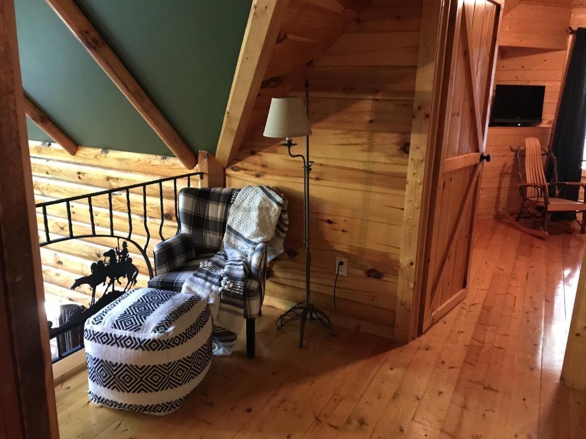Tree Top Lodge - Gorgeous Lake Cabin With Hot Tub & Magnificent Views Of Forests And Mountains! Cabin Butler Eksteriør billede