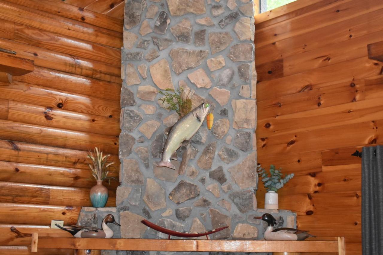 Tree Top Lodge - Gorgeous Lake Cabin With Hot Tub & Magnificent Views Of Forests And Mountains! Cabin Butler Eksteriør billede